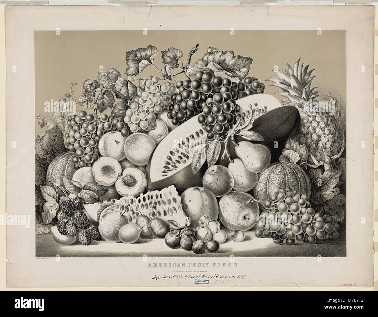 Questo pezzo presenta un'esposizione di frutta americana, che mostra la diversità dei prodotti agricoli negli Stati Uniti. Rappresenta il patrimonio agricolo e agricolo della nazione. Foto Stock