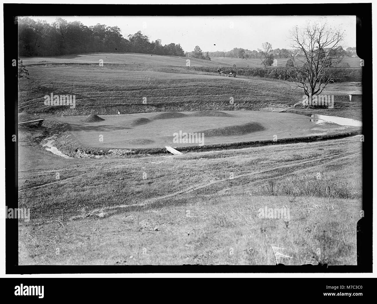 Un'immagine dei campi da golf del Columbia Country Club, che mostrano il paesaggio panoramico e i verdi ben mantenuti di questo rinomato campo da golf. Foto Stock