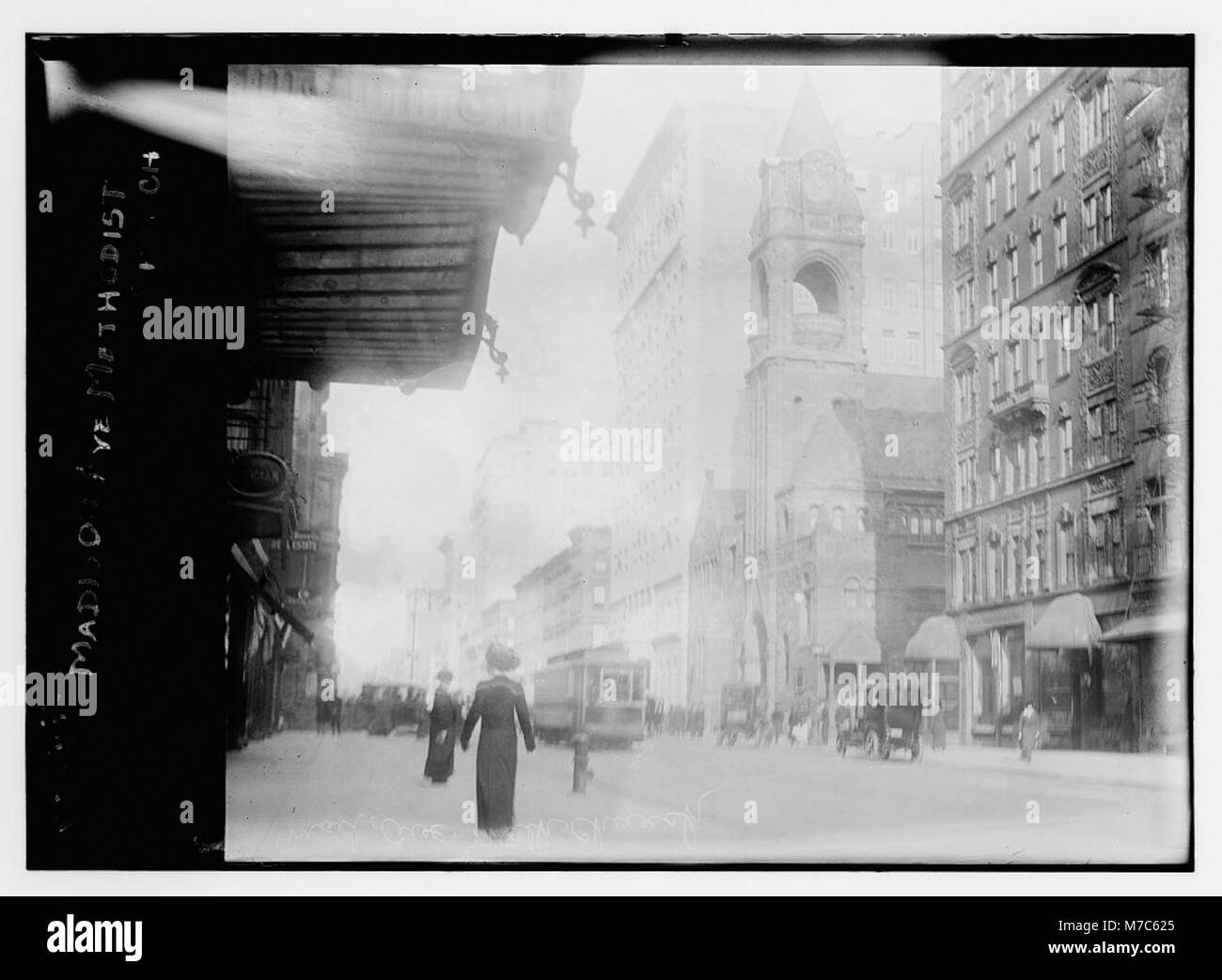 Una fotografia della chiesa metodista di Madison Avenue, che mostra il suo design architettonico e il suo significato storico come centro di culto nella comunità. Foto Stock