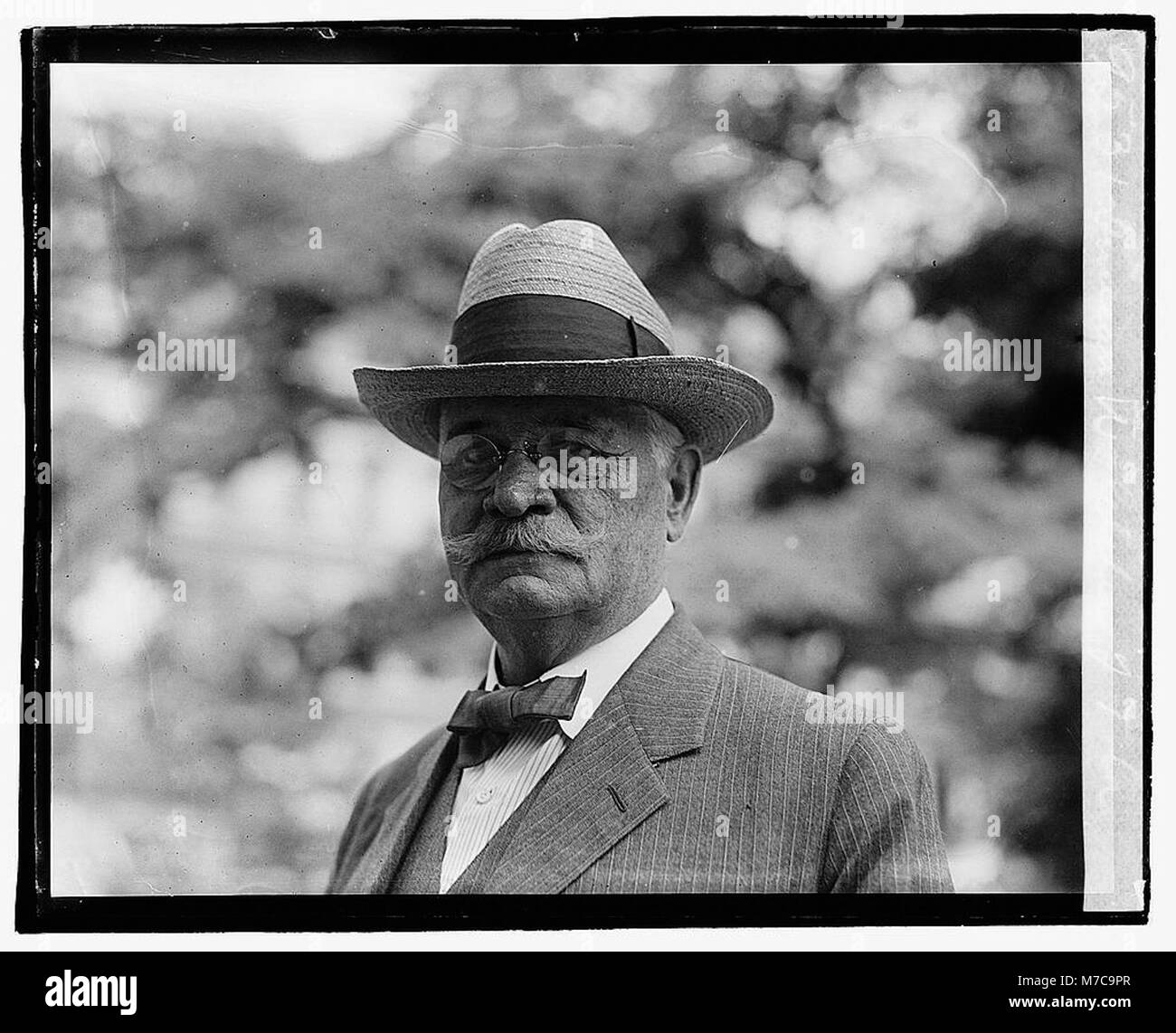 Duncan W. Fletcher, un senatore statunitense della Florida, è qui raffigurato, noto per il suo lungo mandato e la sua influenza nella politica americana all'inizio del XX secolo. Foto Stock