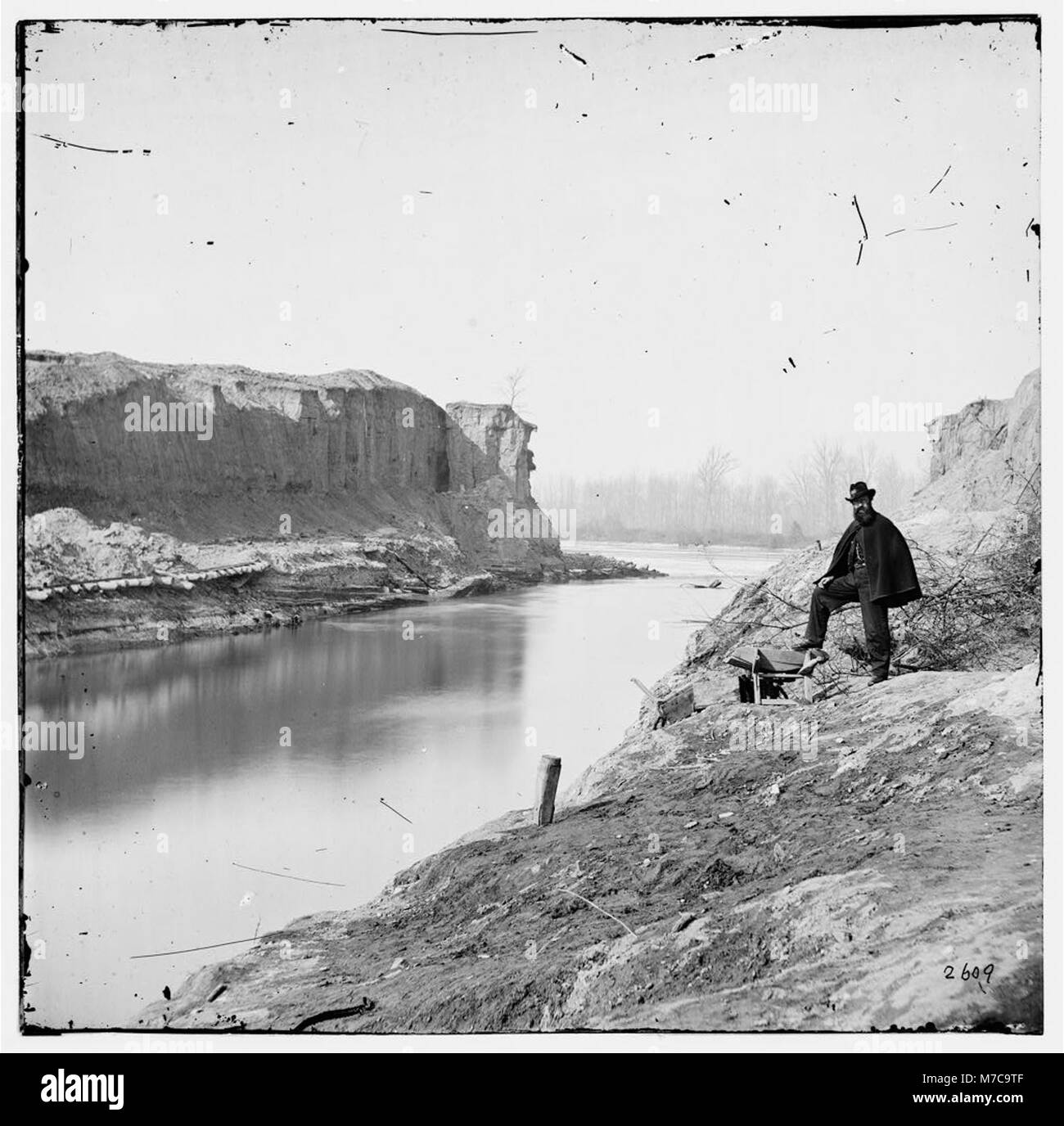 Questa immagine mostra il canale Dutch Gap completato in Virginia. Il canale fu un importante progetto durante la guerra civile, migliorando significativamente la navigazione lungo il fiume James. Foto Stock