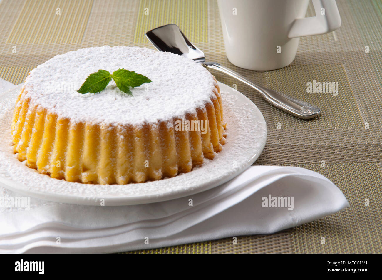 Close-up di un tortino la torta su un piatto Foto Stock