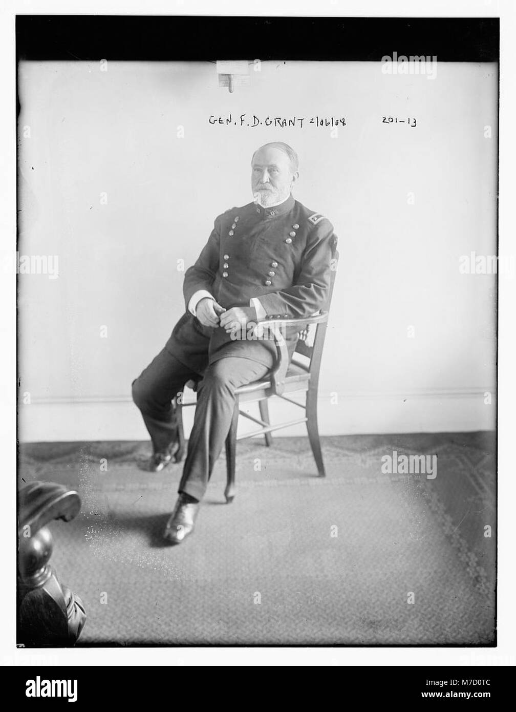 Un ritratto del generale F.D. Grant, seduto in uniforme militare, che mostra il suo ruolo di figura militare significativa nella storia americana. Foto Stock
