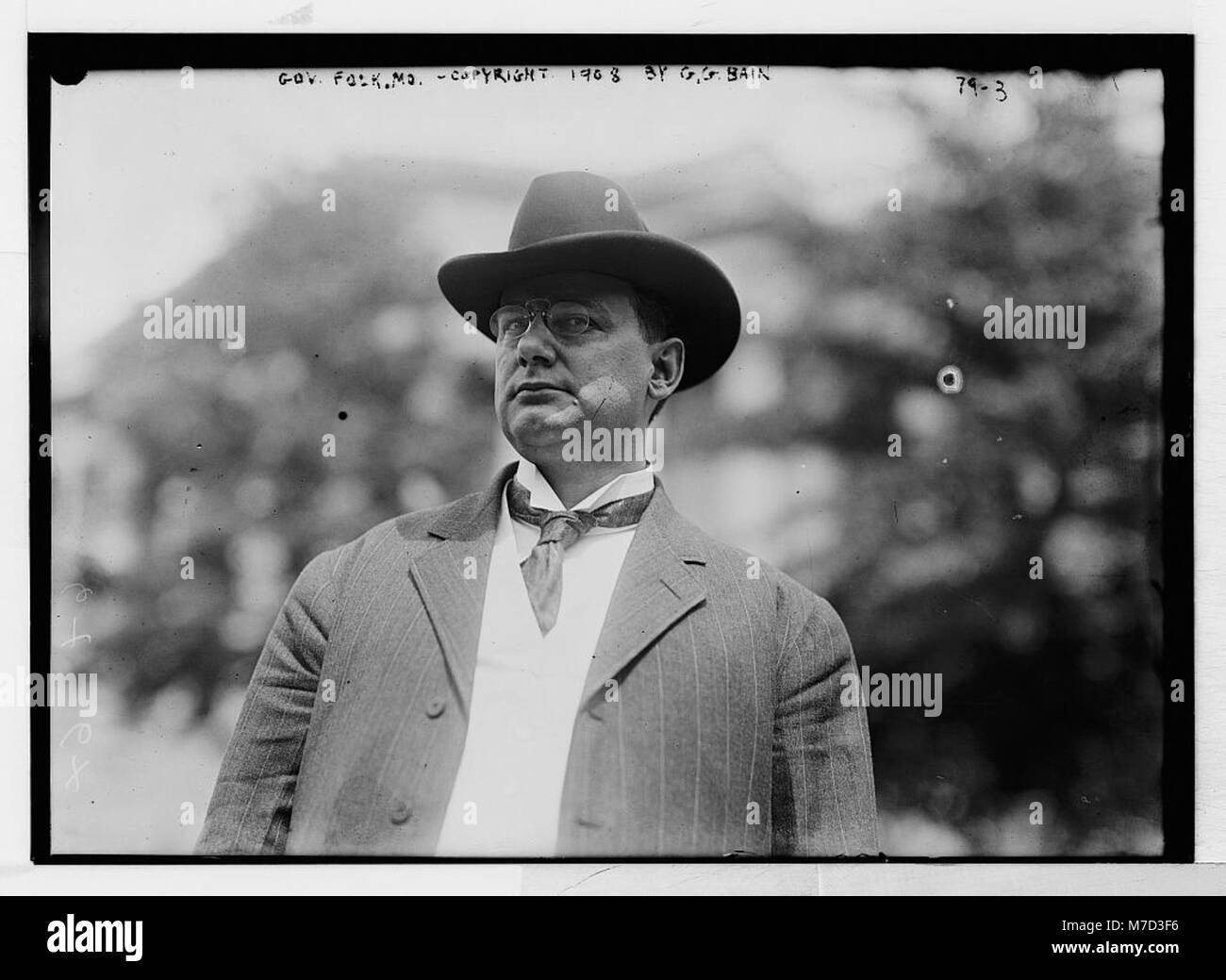 Ritratto del governatore Joseph W. Folk del Missouri, realizzato a Washington. La fotografia è catalogata come LCCN2014680432 ed evidenzia la sua carriera politica. Foto Stock