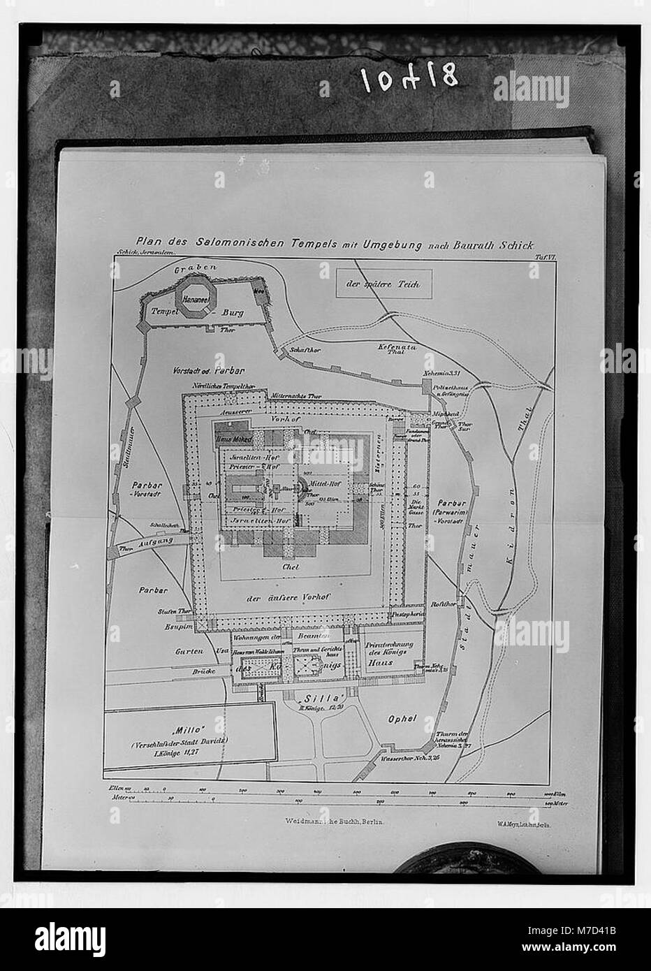 Un disegno architettonico che mostra le planimetrie del Tempio di Salomone e il suo ambiente circostante ricostruito dal Dr. Schick. I piani illustrano la disposizione e la struttura dell'antico tempio. Foto Stock