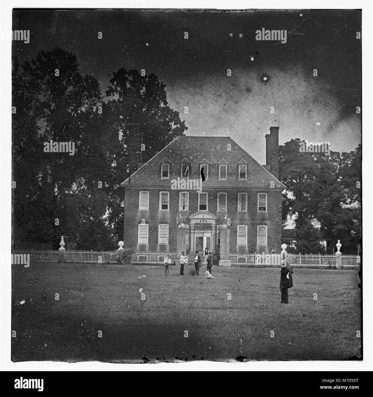 La fotografia mostra "Westover", situato vicino a Harrison's Landing sul fiume James in Virginia, che cattura il sito storico e il paesaggio circostante. Foto Stock