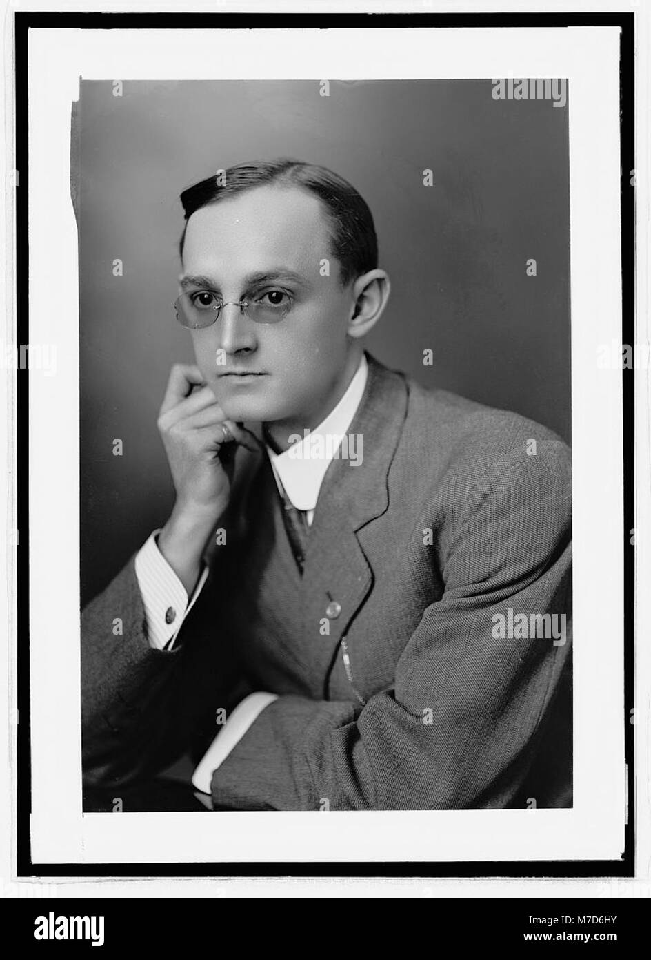 Un ritratto di Herbert E. French, una figura notevole nella storia americana, forse un politico, un funzionario pubblico o un leader della comunità dei primi anni del XX secolo. Foto Stock