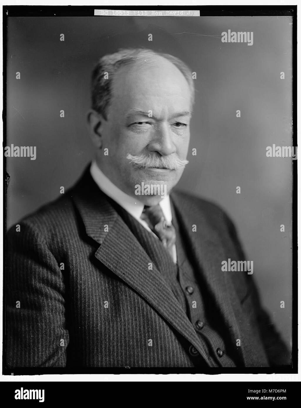 Un ritratto di David J. Hill, una figura d'onore nella storia americana. L'immagine lo mostra in abbigliamento formale, sottolineando il suo ruolo e i suoi contributi alla sua comunità e al suo paese. Foto Stock