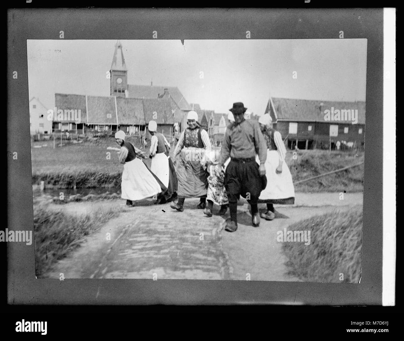 I pescatori di Maarkin, in Olanda, sono documentati sotto il codice LCCN2016825415. Foto Stock