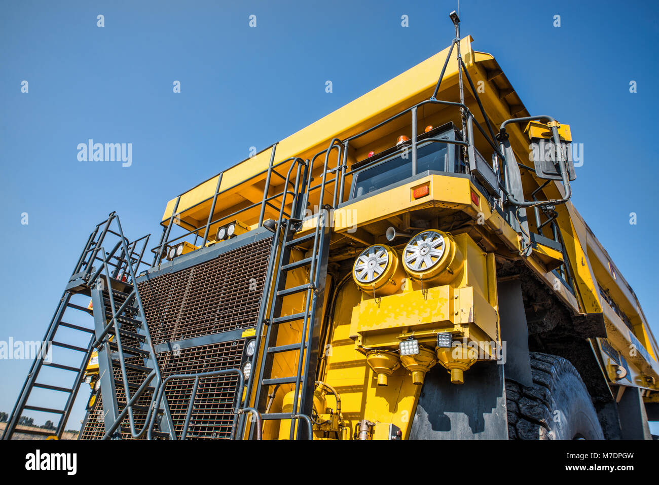 Territorio delle miniere di carbone con tracce del carrello Foto Stock