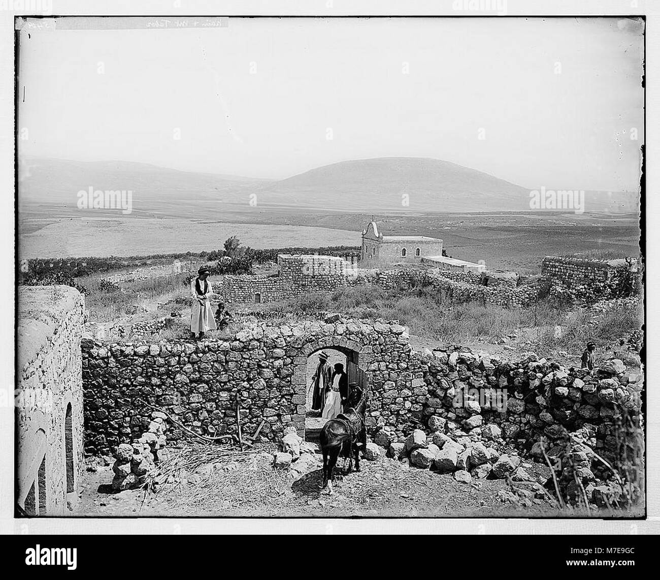 Una fotografia che cattura le vedute settentrionali di Nain, offrendo uno sguardo alla comunità e al paesaggio di questa regione del Labrador in Canada. Foto Stock
