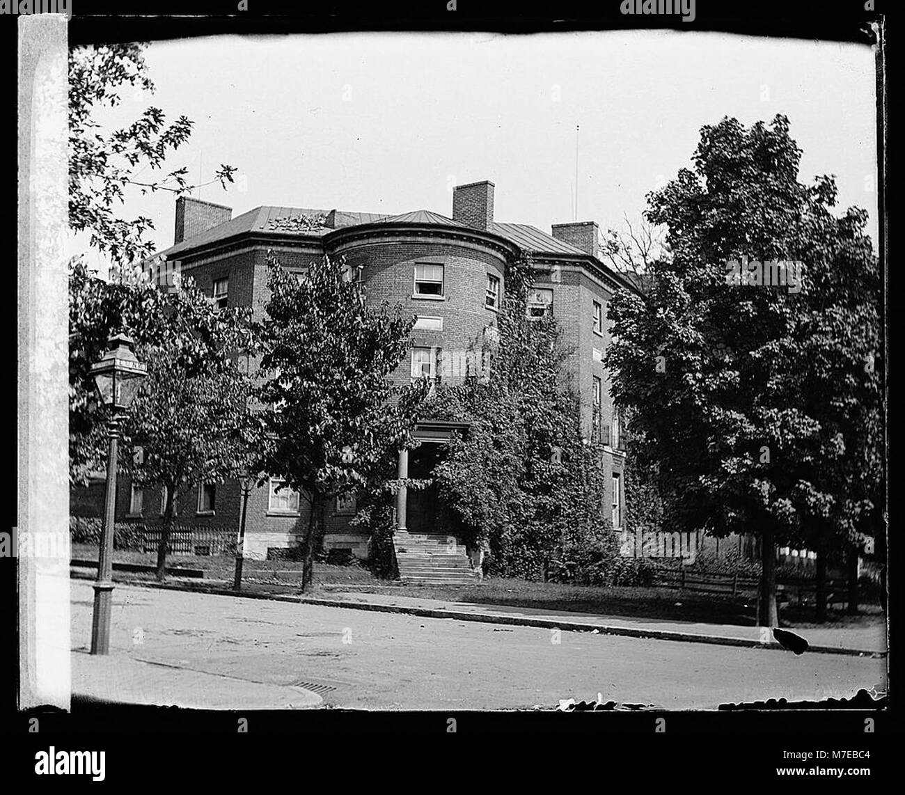 L'Octagon House di Washington, D.C. è un edificio in stile federale americano, storicamente significativo come residenza temporanea del presidente James Madison durante la guerra del 1812. Presenta un design architettonico distintivo con una struttura ottagonale unica, che è rara per il periodo di tempo. Foto Stock