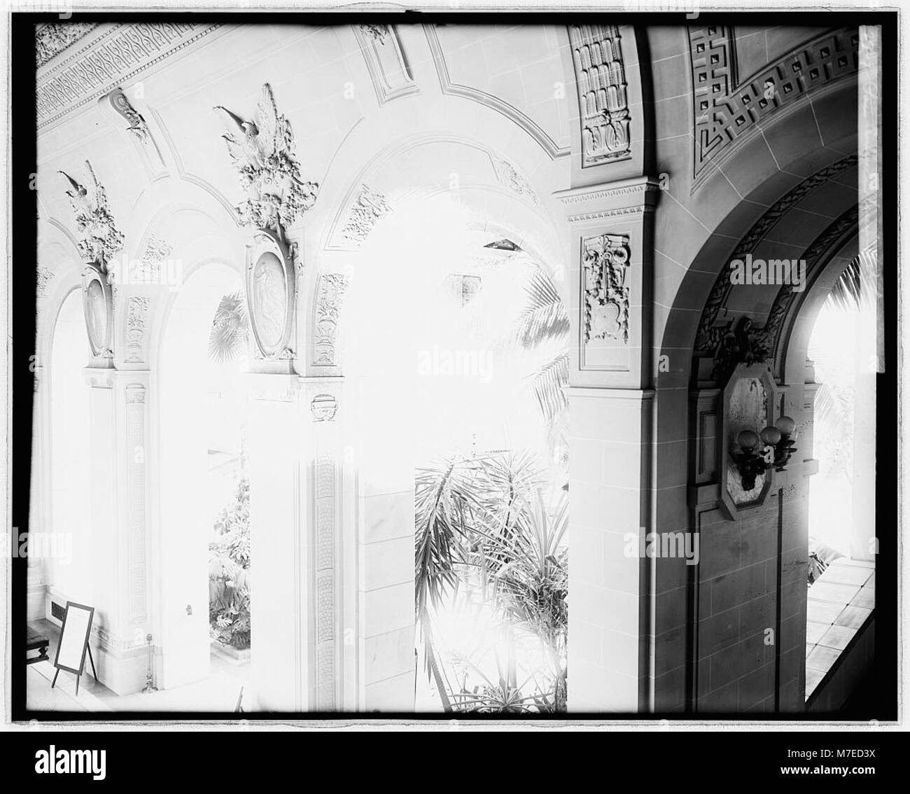 L'interno dell'edificio Pan American Union a Washington, D.C., mostra il suo design architettonico e il suo significato storico nel promuovere le relazioni interamericane. Foto Stock