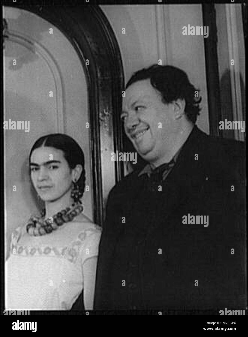 Un ritratto di Diego Rivera e Frida Kahlo Rivera, due iconici artisti messicani noti per i loro ruoli influenti nell'arte e nella cultura del XX secolo. Foto Stock
