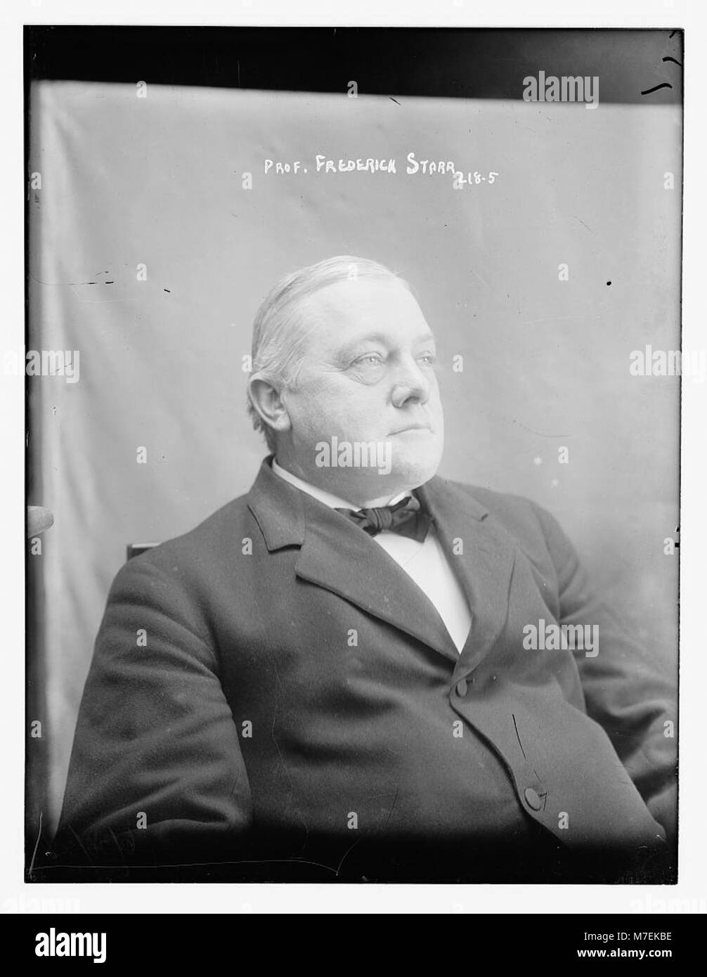 Il Prof. Frederick Starr, un'illustre figura accademica nel campo dell'antropologia e delle scienze sociali, è presente in questo ritratto formale dell'inizio del XX secolo. Foto Stock