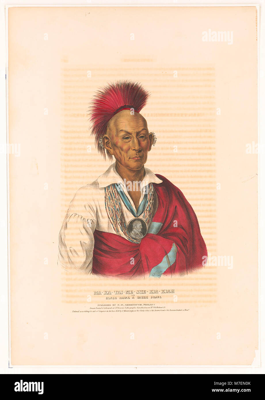 Questa litografia ritrae ma-Ka-Tai-me-She-Kia-Kiah, noto anche come Falco Nero, un notevole leader Sauk e guerriero. L'opera rappresenta la storia dei nativi americani e la rappresentazione dei primi anni del XIX secolo. Foto Stock