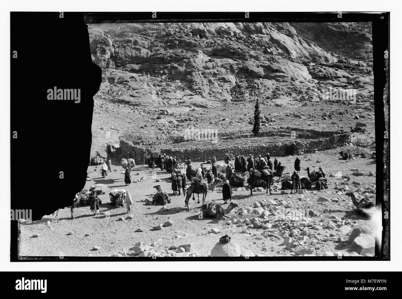 La serie Sinai è una collezione di opere che catturano i paesaggi unici e il patrimonio culturale della penisola del Sinai. Foto Stock