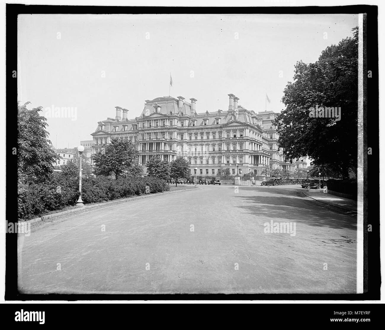Una fotografia dello State, della Guerra e del Navy Building di Washington, D.C., che mostra la sua architettura classica. L'edificio servì come un importante ufficio governativo nella capitale degli Stati Uniti per varie agenzie federali. Foto Stock