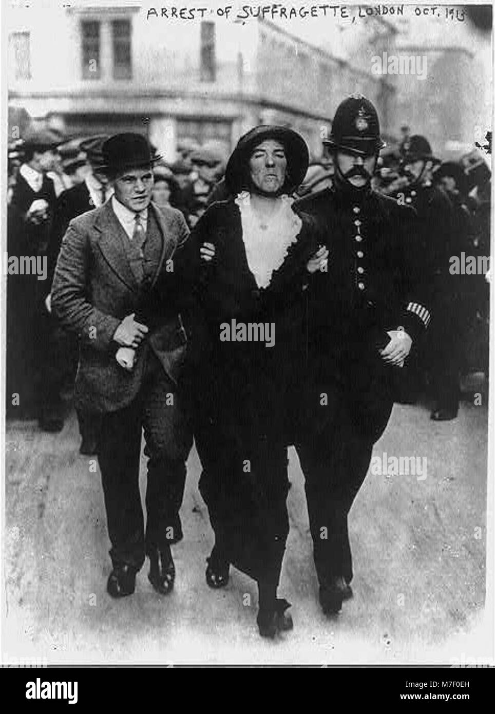 Suffragettes - Londra - Arresto di Suffragette - Ott. 1913 LCCN2003653981 Foto Stock