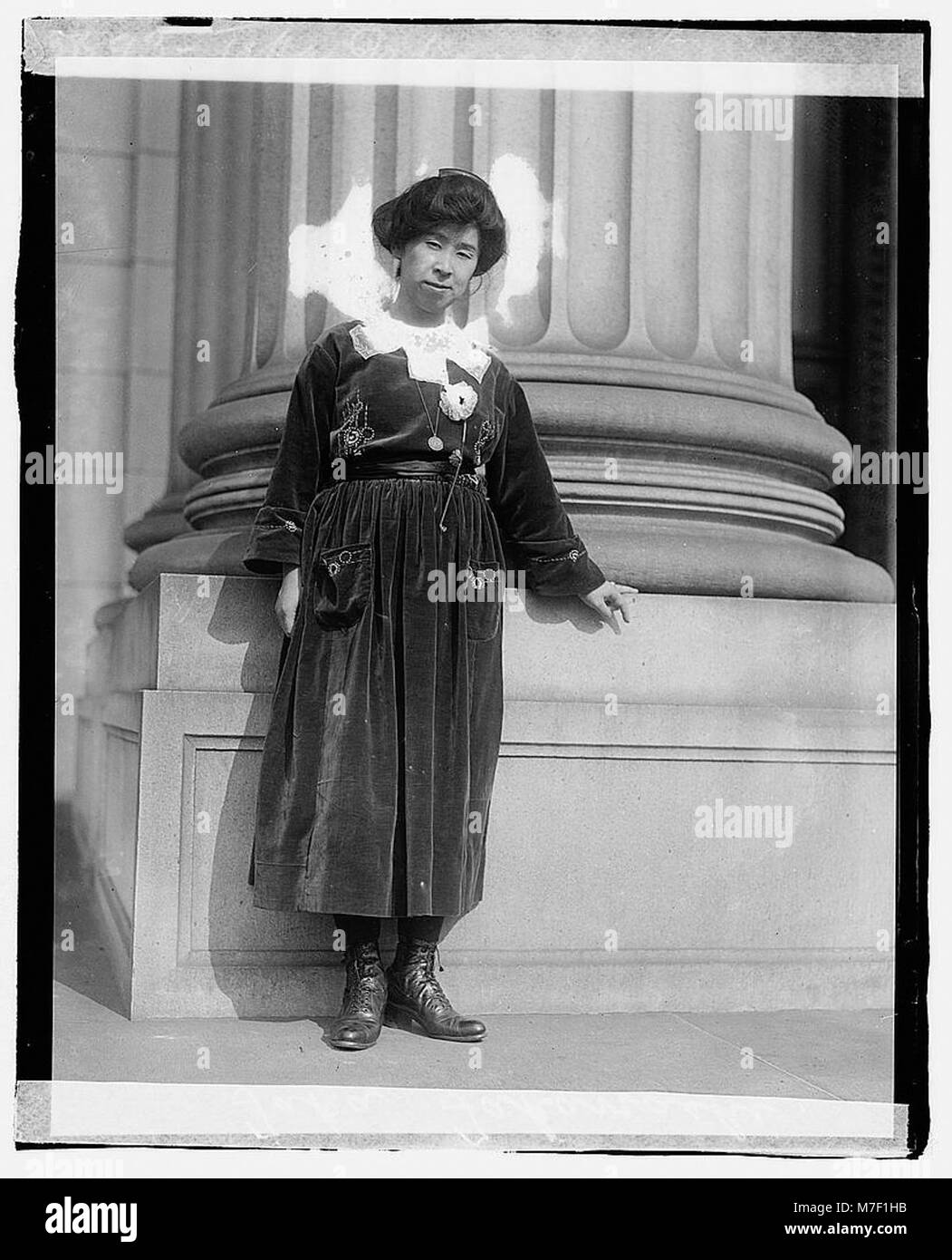 Taka Takanashi è un individuo riconosciuto, noto per il suo coinvolgimento in varie aree culturali o sociali. Il contesto dei suoi contributi è documentato dalla sua presenza negli archivi storici. Foto Stock