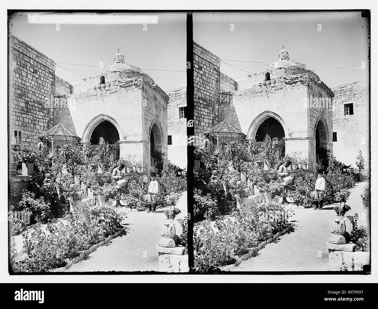 La via dolorosa a Gerusalemme, con partenza dalla porta di Santo Stefano, con la Cappella dell'Incoronazione con spine che segna un'importante stazione sul percorso di pellegrinaggio cristiano. Foto Stock