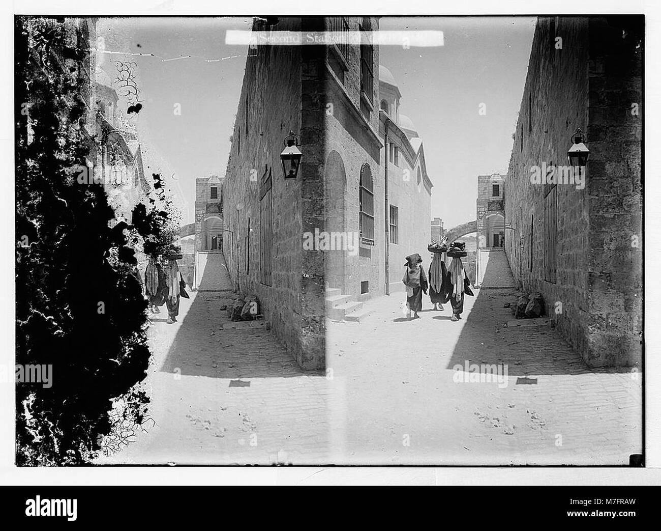 La via dolorosa di Gerusalemme segna il percorso che Gesù ha percorso per la crocifissione. La seconda stazione della Croce si trova presso la porta di Santo Stefano, un importante sito religioso e storico. Foto Stock