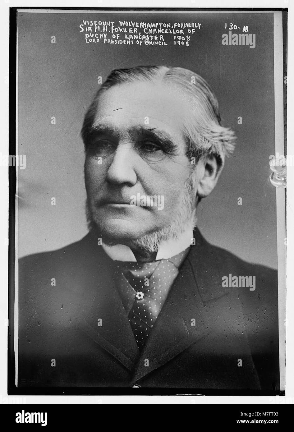 Questa fotografia raffigura il visconte Wolverhampton, precedentemente noto come Sir Henry Fowler, una figura politica britannica significativa. Fu Cancelliere del Ducato di Lancaster e ricoprì altri importanti ruoli governativi. Foto Stock