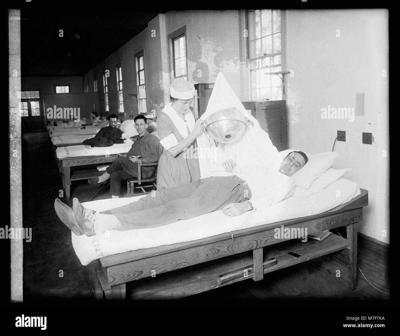 Una fotografia o una storia informativa che documenta i contributi di Walter Reed alla fisioterapia, evidenziando il suo impatto sulle pratiche mediche e sulle tecniche di riabilitazione. Foto Stock