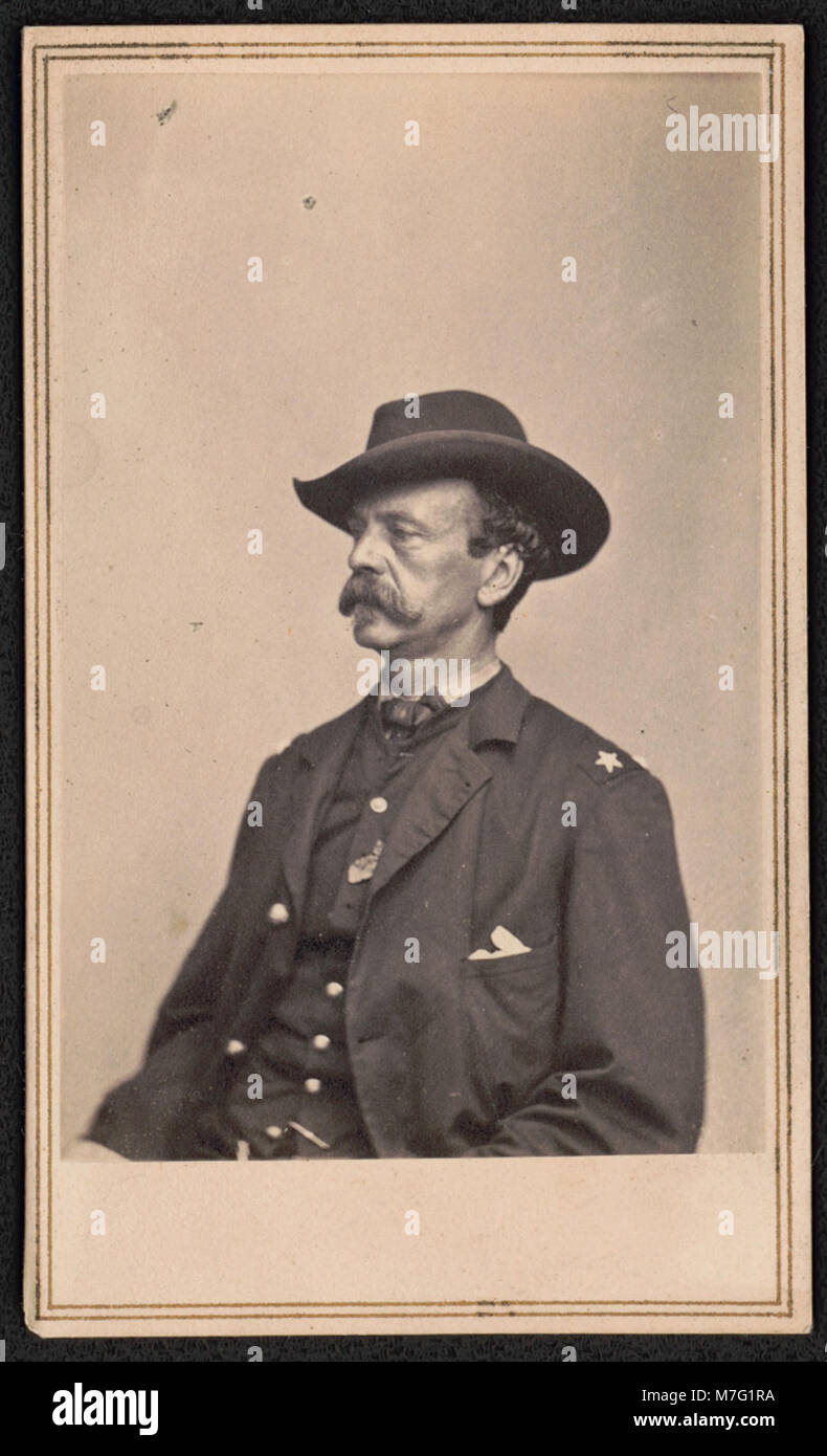 Un ritratto formale del maggiore generale Daniel Edgar Sickles, un importante ufficiale dell'Unione durante la guerra civile, mostrato nella sua uniforme del 70th New York Infantry Regiment. Sickles giocò un ruolo significativo in battaglie come Gettysburg. Foto Stock