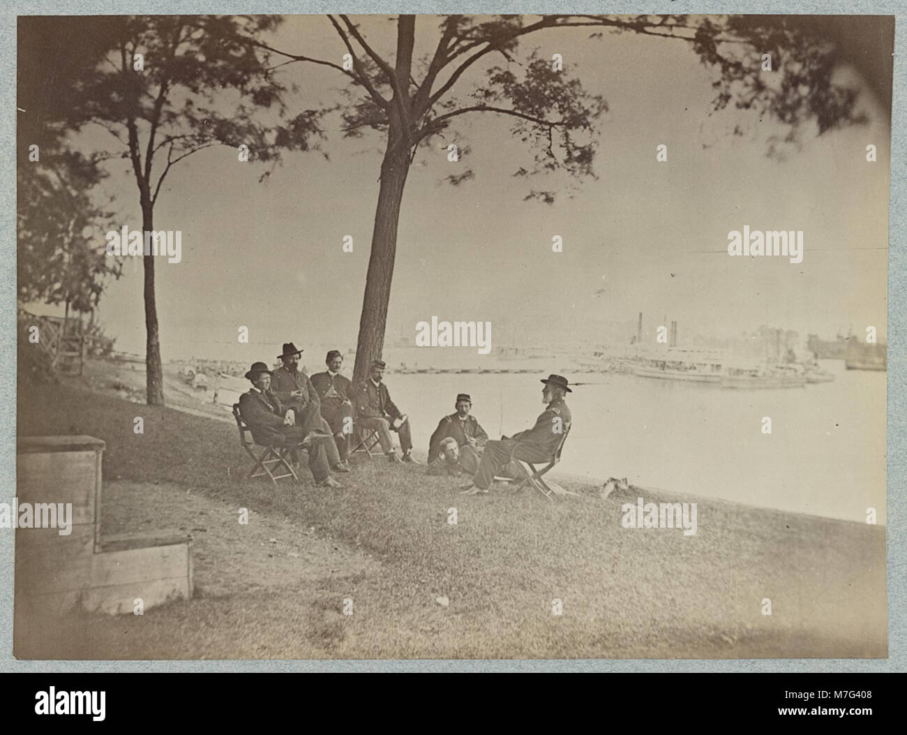 Una fotografia del generale di brigata J.J. Abercrombie con il suo staff, che riflette la leadership militare e il personale dell'epoca. Foto Stock