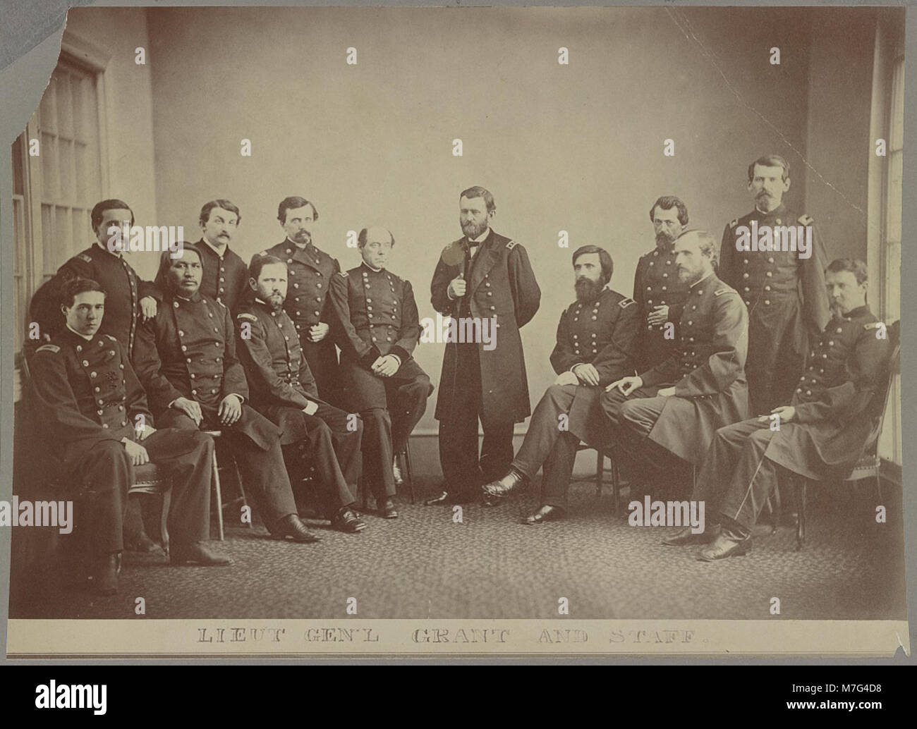 Questa foto mostra il tenente generale Ulysses S. Grant con il suo staff, che mostra la leadership militare durante la guerra civile americana. Foto Stock