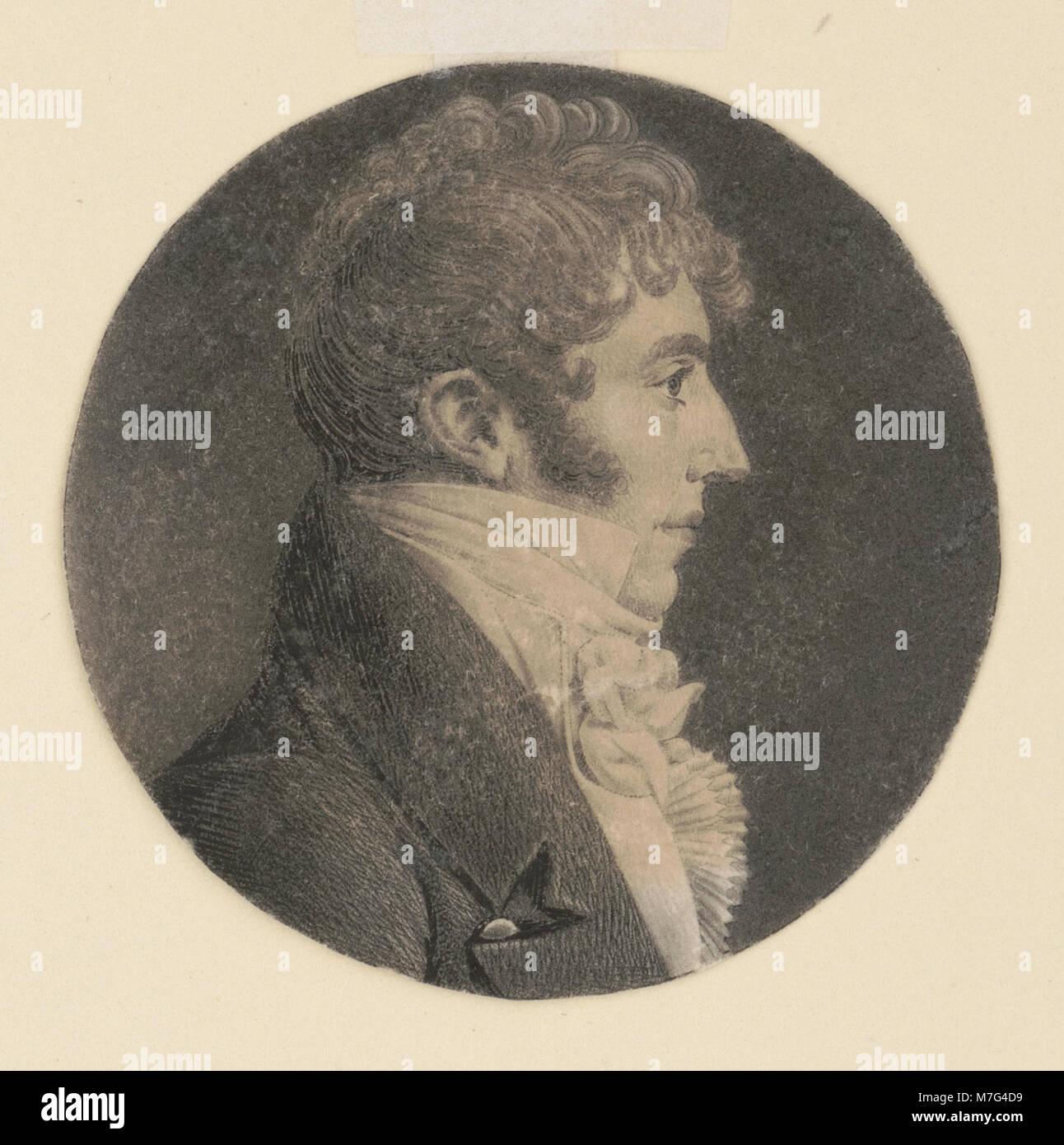 Questo ritratto di testa e spalle cattura un uomo di profilo non identificato, offrendo uno sguardo sulle prime tecniche fotografiche utilizzate per i ritratti individuali. Foto Stock