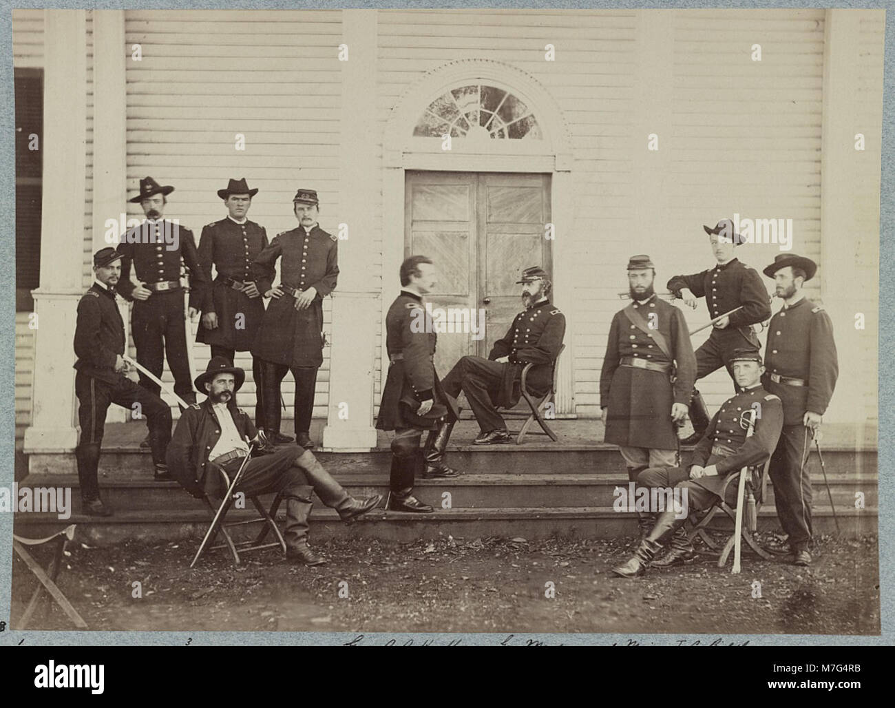 Il generale George G. Meade e il suo staff sono raffigurati a Culpeper, Virginia, nel settembre 1863, durante la guerra civile americana, illustrando la loro leadership e la loro strategia militare. Foto Stock