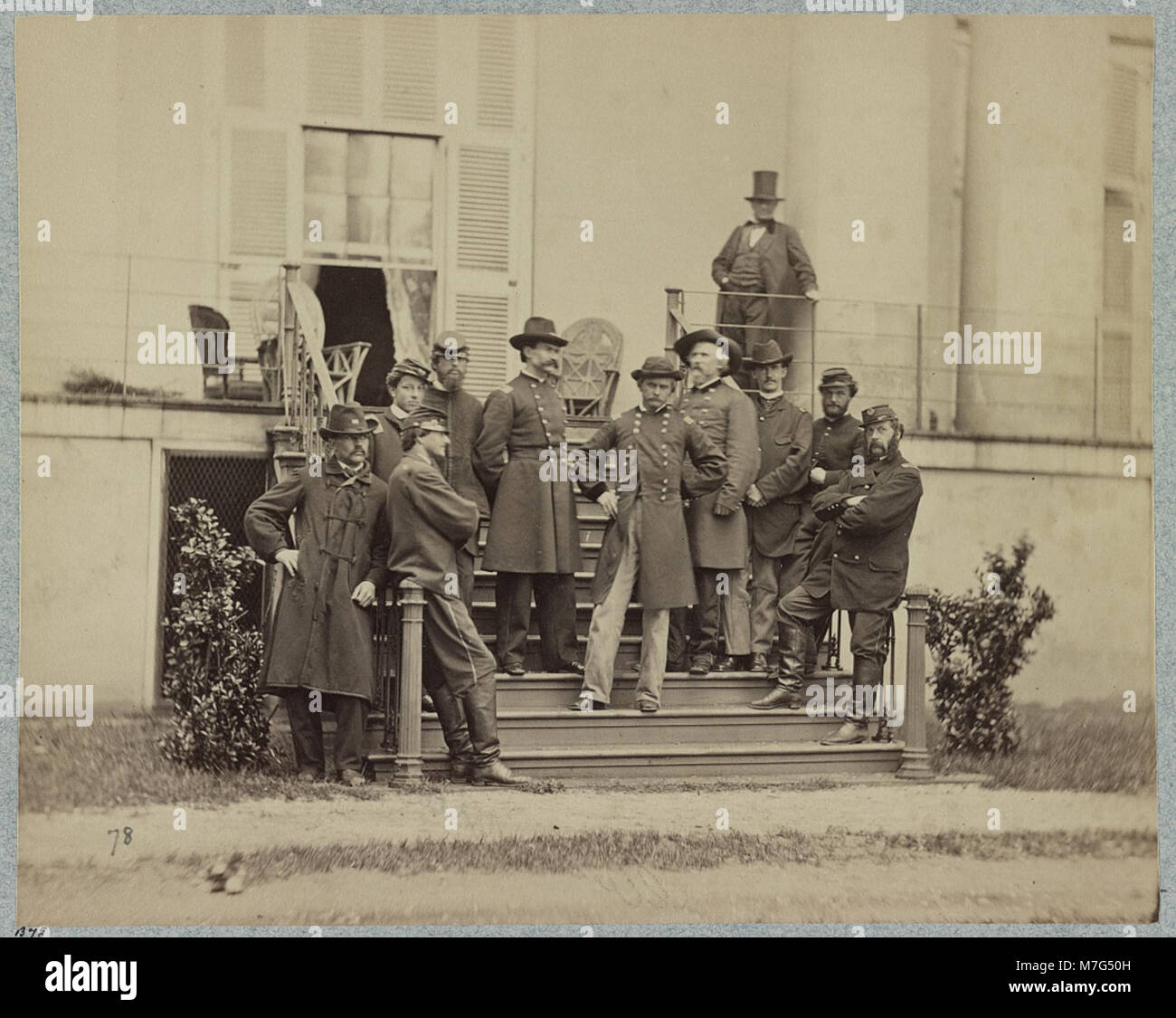Questa fotografia mostra il maggiore generale E.O.C. Ord con il suo staff, catturando la leadership militare durante la fine del XIX secolo e offrendo informazioni sui loro ruoli. Foto Stock
