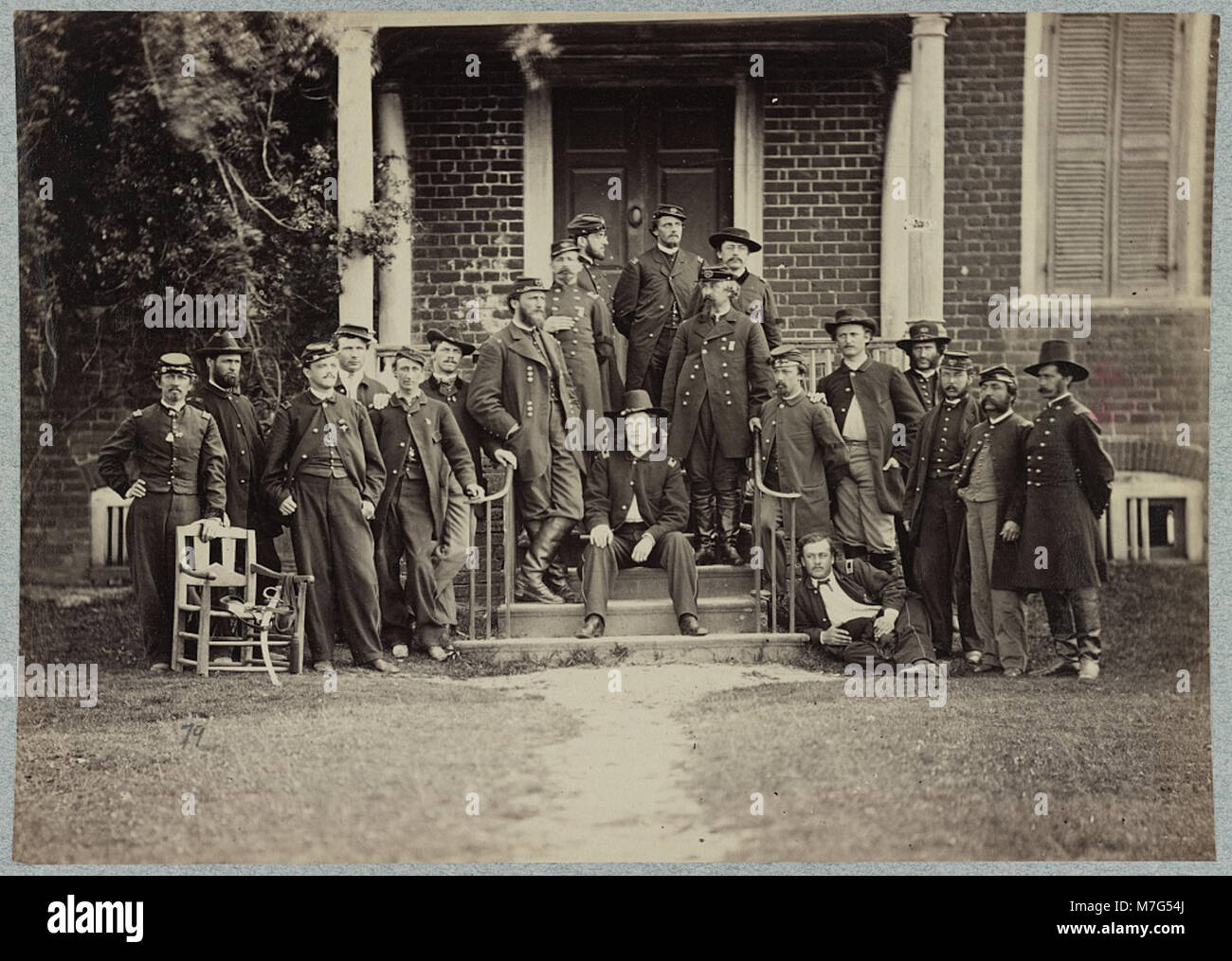 Questa immagine mostra il maggiore generale Godfrey Weitzel con il suo staff, catturando un momento militare storico durante il suo servizio. Foto Stock
