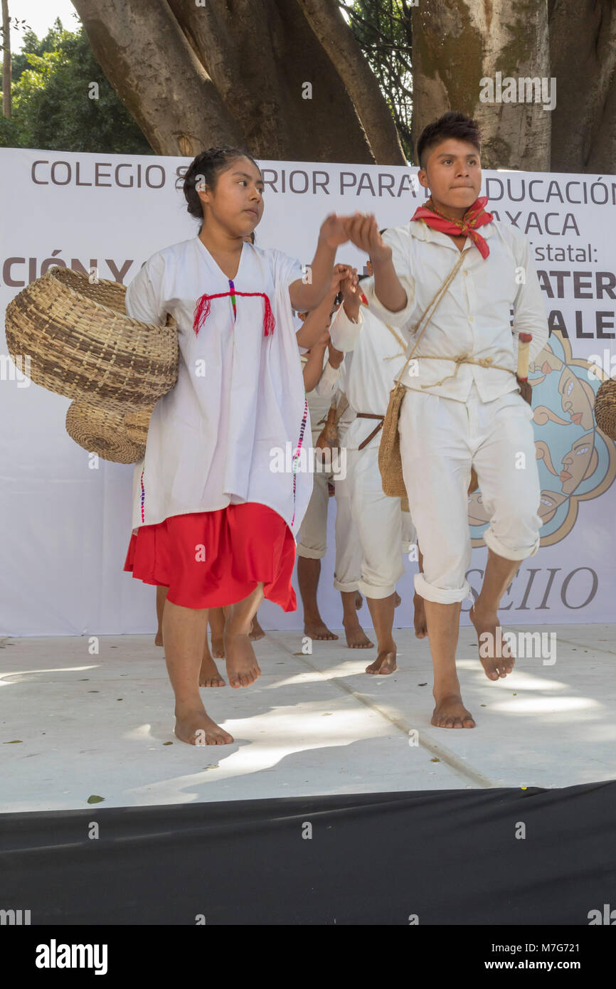 Oaxaca, Oaxaca, Messico - i membri delle comunità indigene di tutto lo stato di Oaxaca ha celebrato il Día Internacional de la Lengua materna o th Foto Stock
