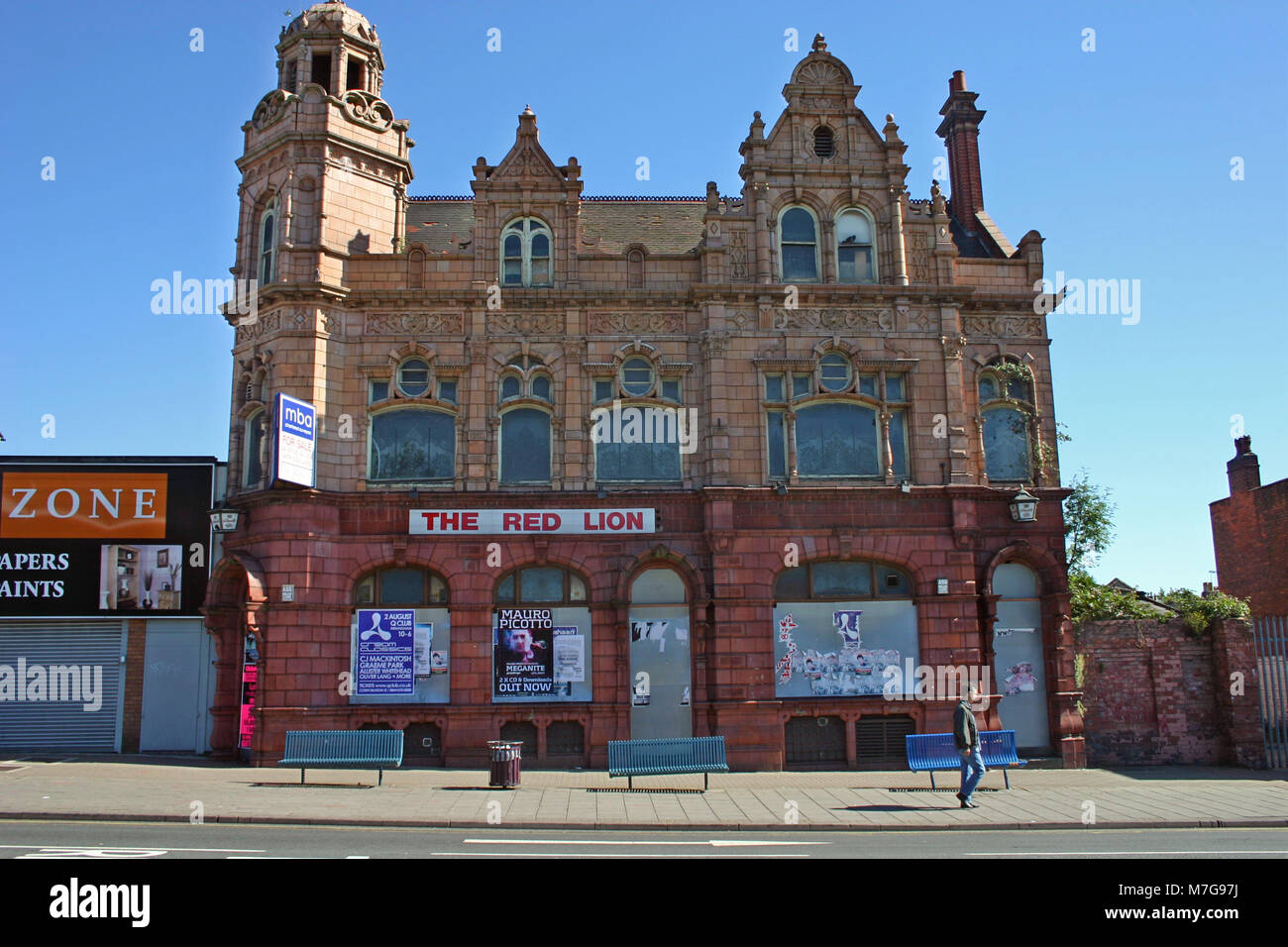 Il Pub Red Lion, un edificio elencato a rischio, facciata in cotto, Soho Road, Birmingham Foto Stock