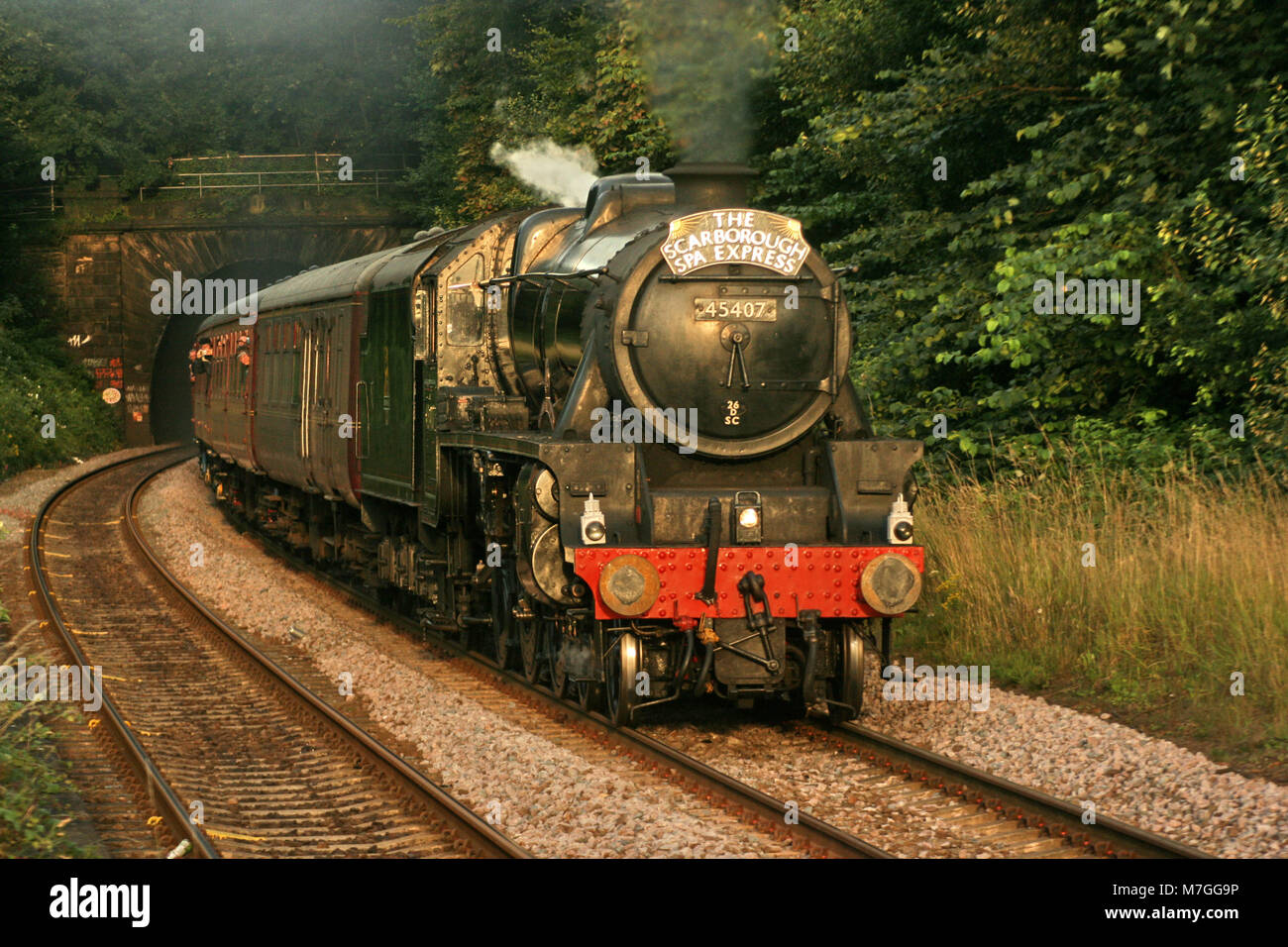 Nero cinque locomotiva a vapore numero 45407 a Headingley in Scarborough Spa Express treno charter 23 Luglio 2007 - Headingley, nello Yorkshire, Regno Kin Foto Stock