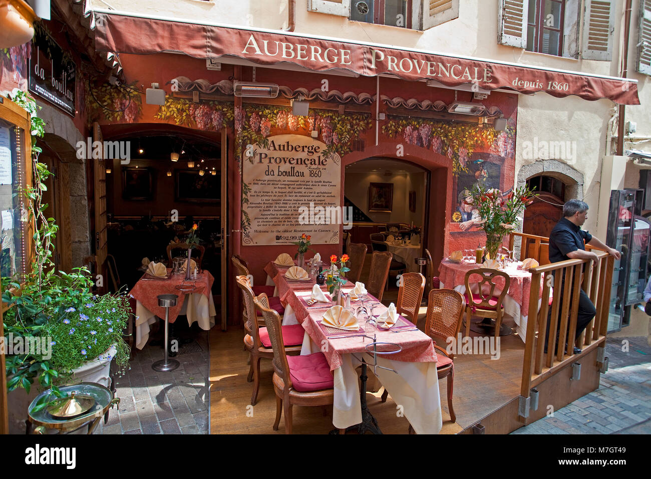 Strada Romantica ristorante, Auberge Provencale, alla città vecchia Le Suquet, Cannes, Costa Azzurra, Francia del Sud, Francia, Europa Foto Stock