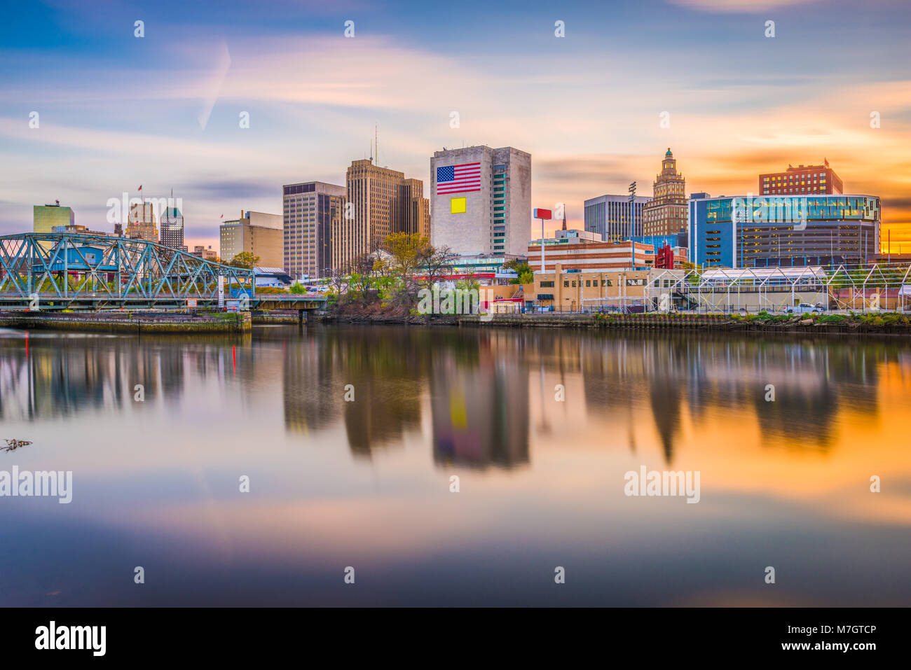 Newark, New Jersey, Stati Uniti d'America skyline sul fiume Passaic. Foto Stock