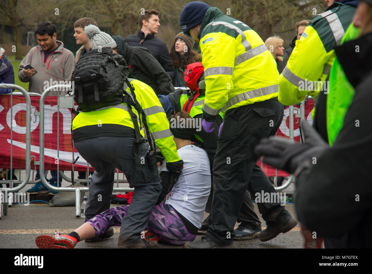 È crollato il maratoneta Cambridge Regno Unito Foto Stock