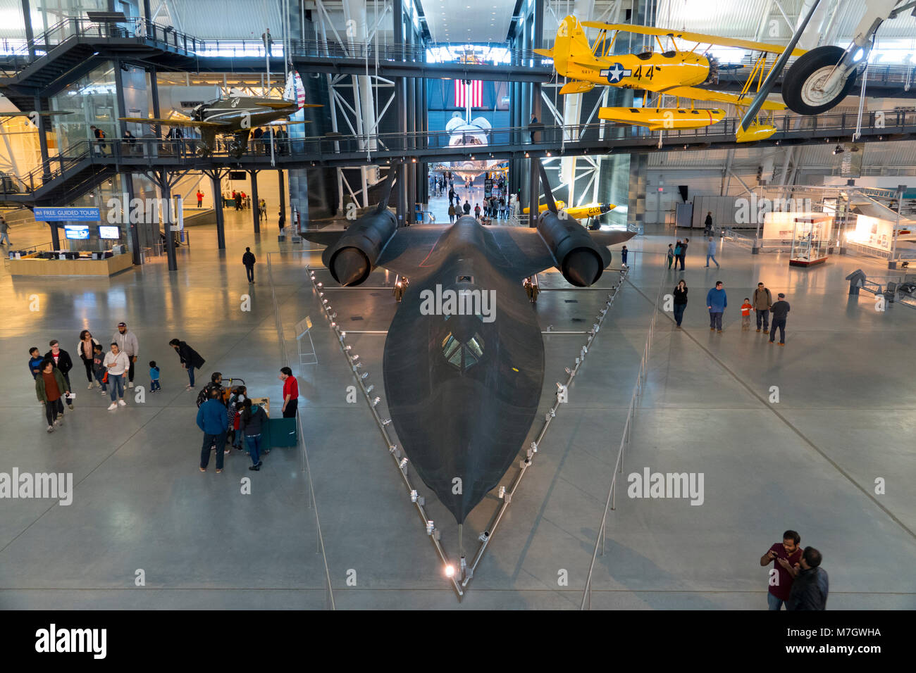 Steven F Udvar Hazy Center Smithsonian Air & Space Museum all'Aeroporto Dulles Chantilly Virginia interno Foto Stock