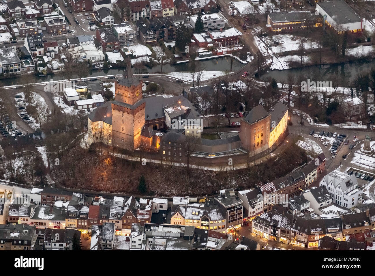 Schwanen castello di Kleve, Castle Mountain, notte, Fotografia notturna, Kleve, Niederrhein, Renania settentrionale-Vestfalia, Germania, Europa, vista aerea, uccelli-occhi Foto Stock