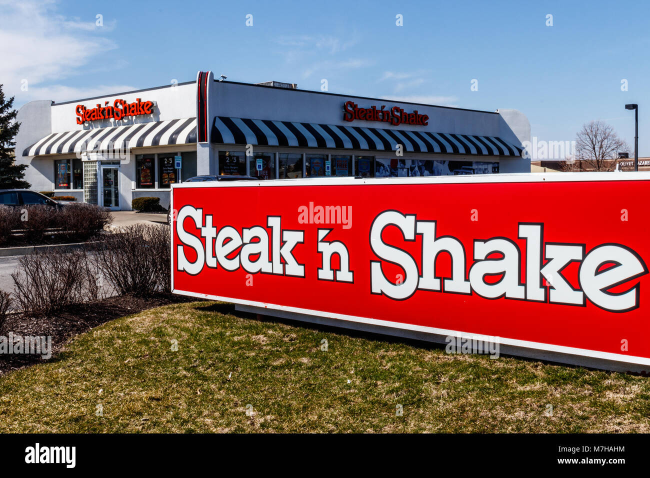 Indianapolis - Circa nel marzo 2018: Steak 'n Shake Retail Fast informale ristorante della catena. Bistecca 'n Shake si trova nel Midwest e nella parte sud degli Stati Uniti Ho Foto Stock