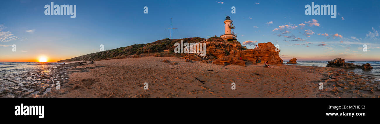 Tramonto al punto Lonsdale Lighthouse vicino a Queenscliff, Victoria, Australia. Foto Stock