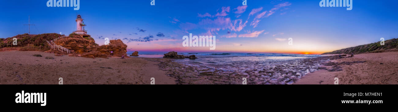 Tramonto al punto Lonsdale Lighthouse vicino a Queenscliff, Victoria, Australia. Foto Stock