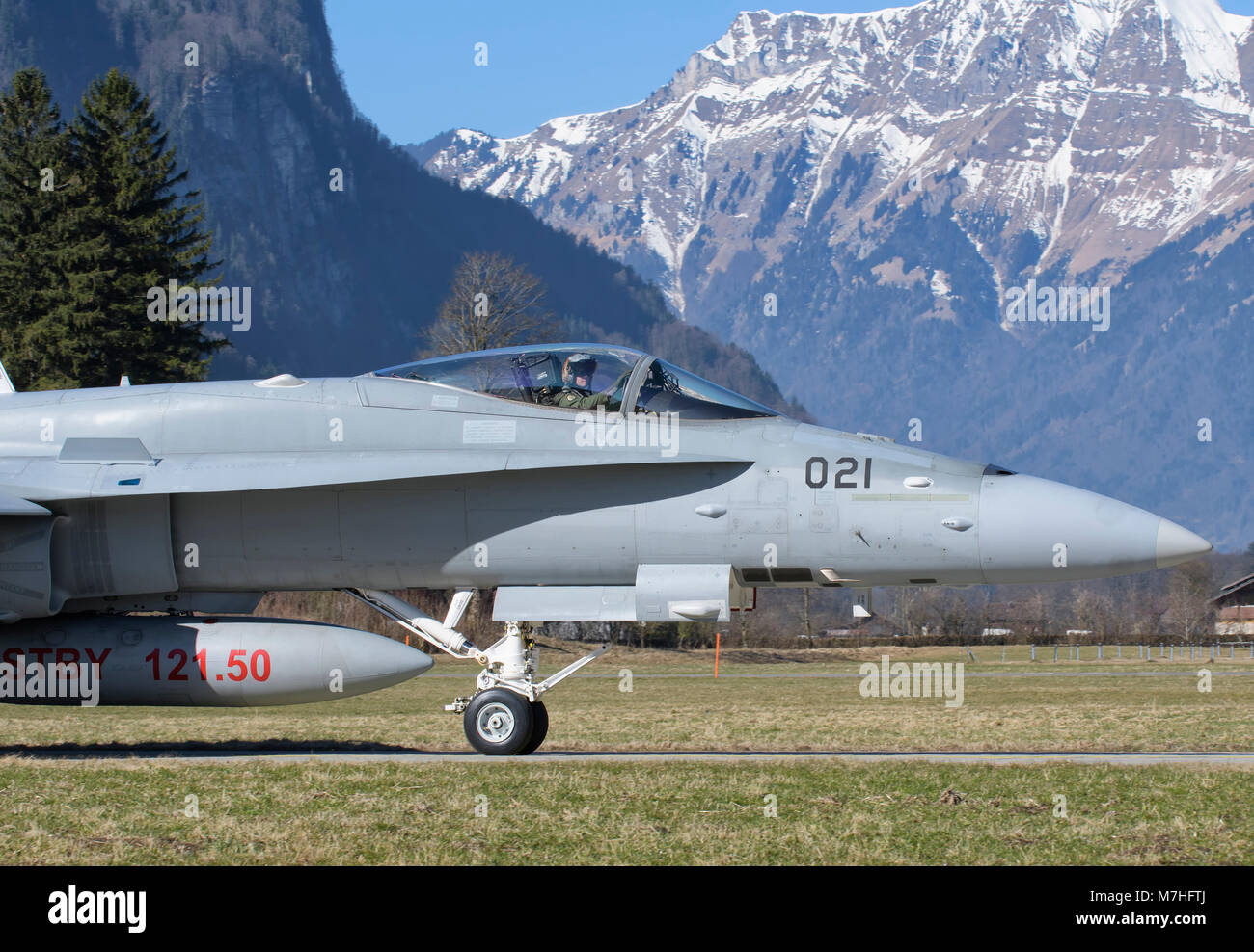 F/A-18 da Swiss Air Force in rullaggio a Meiringen Air Base, Svizzera. Foto Stock