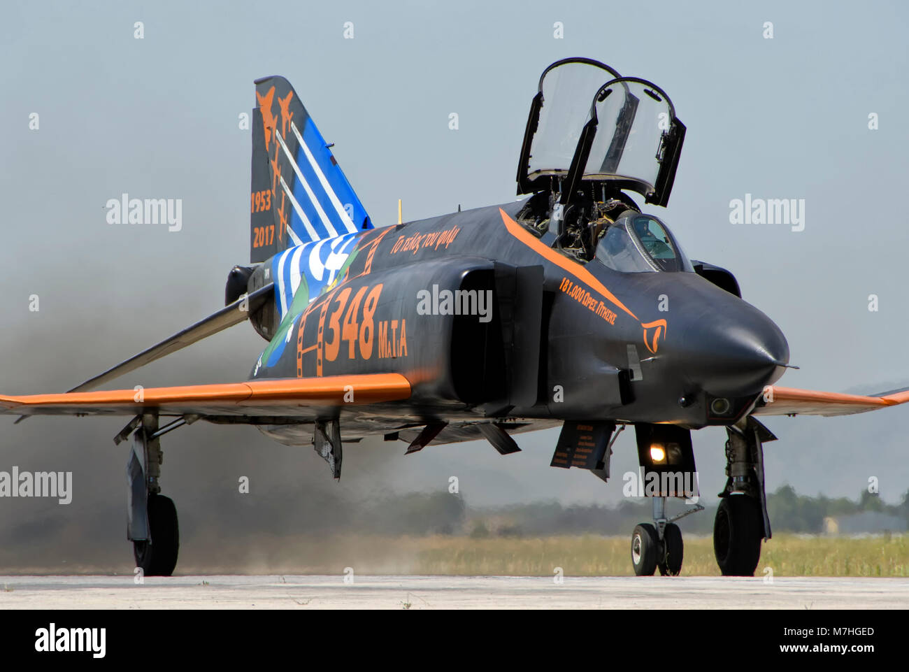 Hellenic Air Force RF-4E Phantom in rullaggio a Larissa Air Base, Grecia. Foto Stock