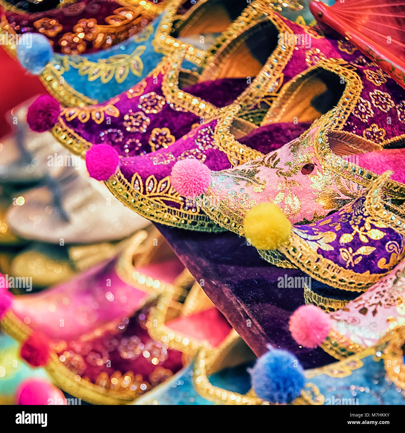 Traditional shoes grand bazaar istanbul immagini e fotografie stock ad alta  risoluzione - Alamy