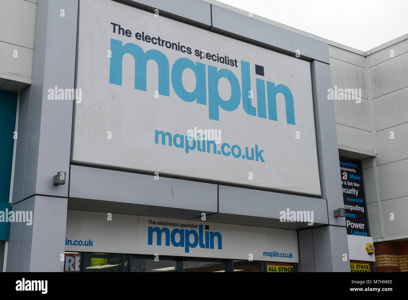 Maplin signage su un parco di retail store a Chester Regno Unito Foto Stock Maplin signage su un parco di retail store a Chester Regno Unito Foto Stock